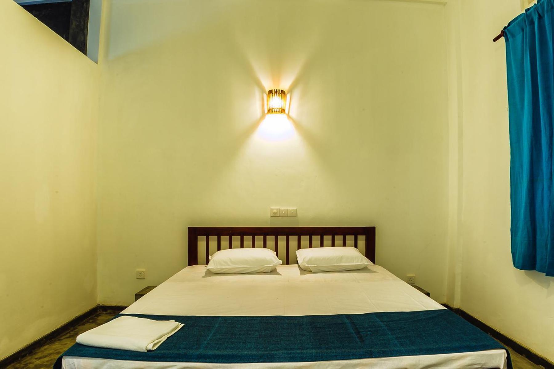 Colombo Beach Hostel Dehiwala-Mount Lavinia Bagian luar foto